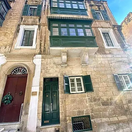 Carmelita Valletta