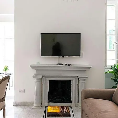 Carmelita Apartment *