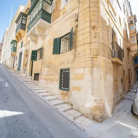 Carmelita Apartment