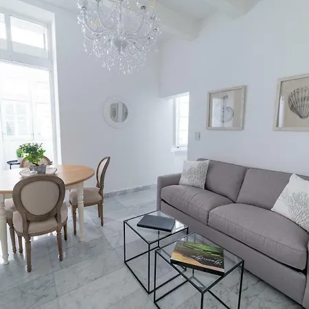 Carmelita Apartment *